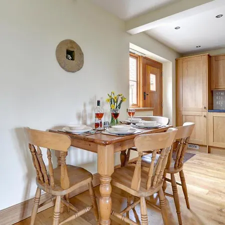 2 Bed In Whitby Oc-wa024 Mickleby