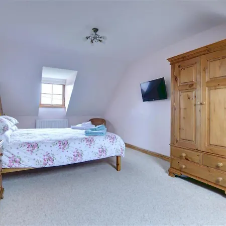 2 Bed In Whitby Oc-wa024 * Mickleby